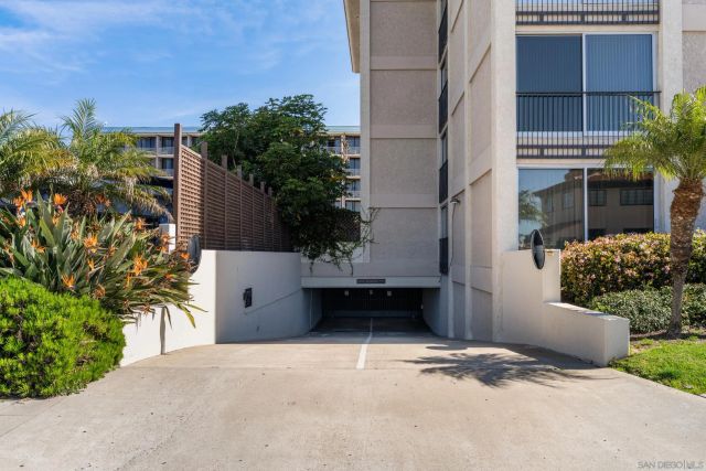 7811 Eads Ave 206, La Jolla, CA 92037