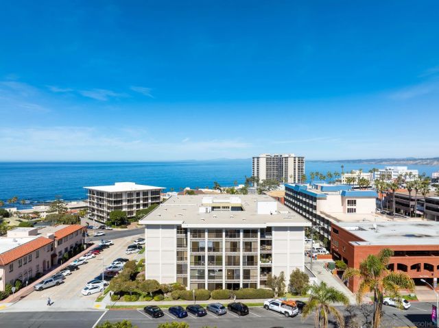 7811 Eads Ave 206, La Jolla, CA 92037