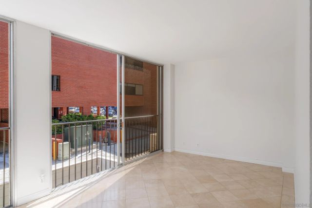 7811 Eads Ave 206, La Jolla, CA 92037