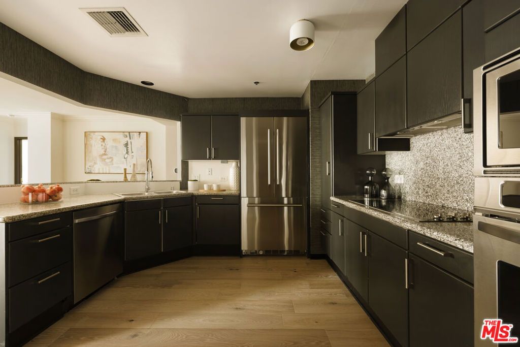 10724 Wilshire Boulevard 803, Los Angeles, CA 90024 — photo 4