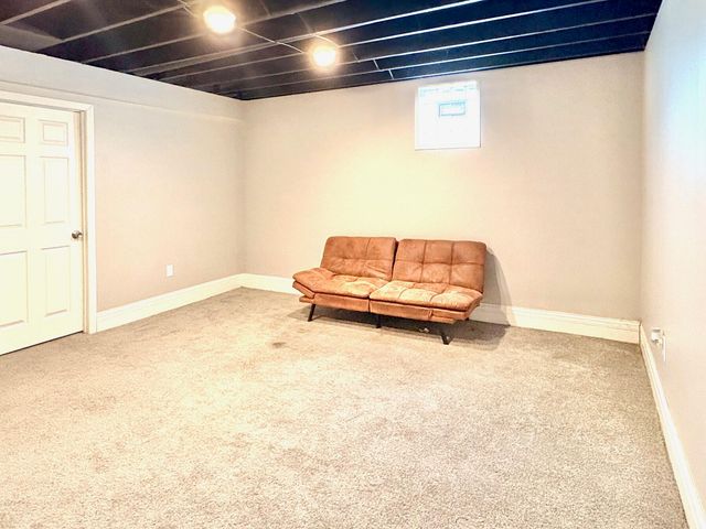 7235 E 1st Avenue, Gary, IN 46403