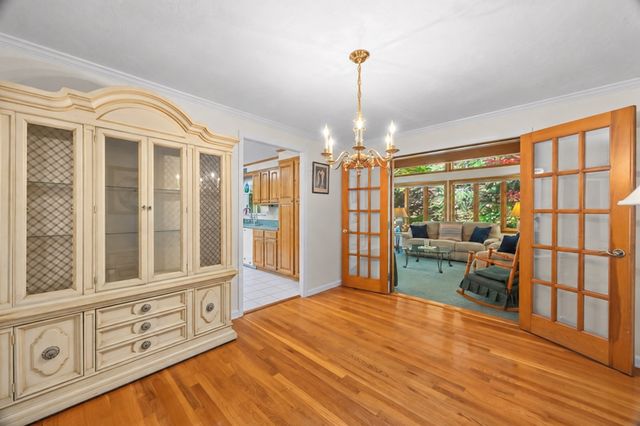 43 Old Brook Rd, Shrewsbury, MA 01545