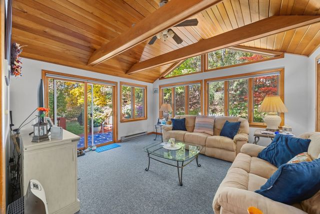 43 Old Brook Rd, Shrewsbury, MA 01545