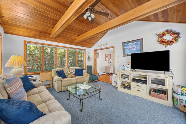 43 Old Brook Rd, Shrewsbury, MA 01545