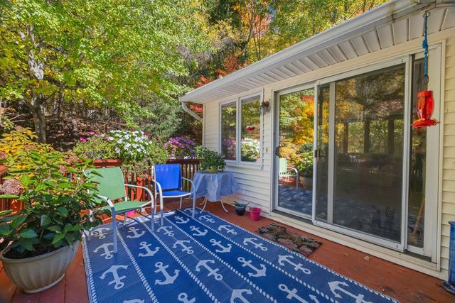 43 Old Brook Rd, Shrewsbury, MA 01545