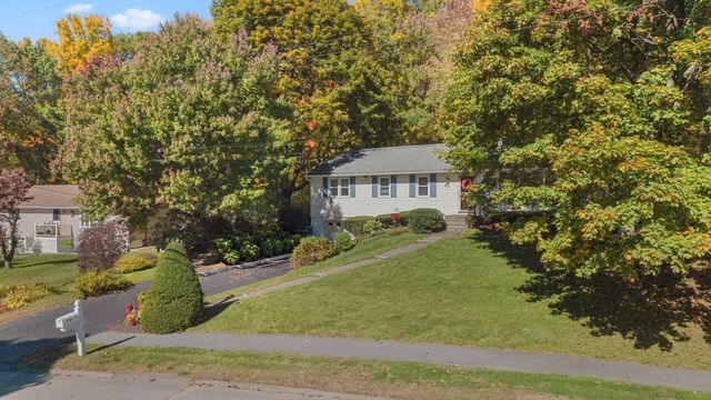 43 Old Brook Rd, Shrewsbury, MA 01545