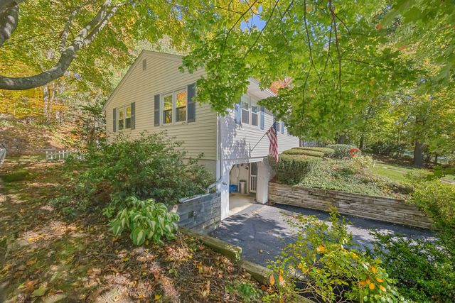 43 Old Brook Rd, Shrewsbury, MA 01545