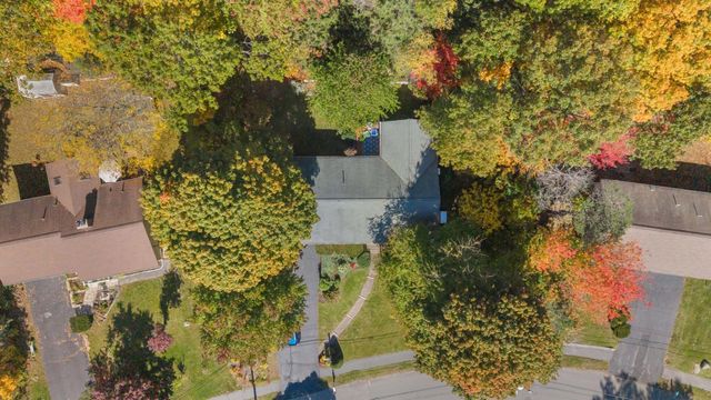 43 Old Brook Rd, Shrewsbury, MA 01545