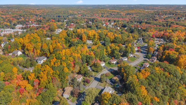 43 Old Brook Rd, Shrewsbury, MA 01545