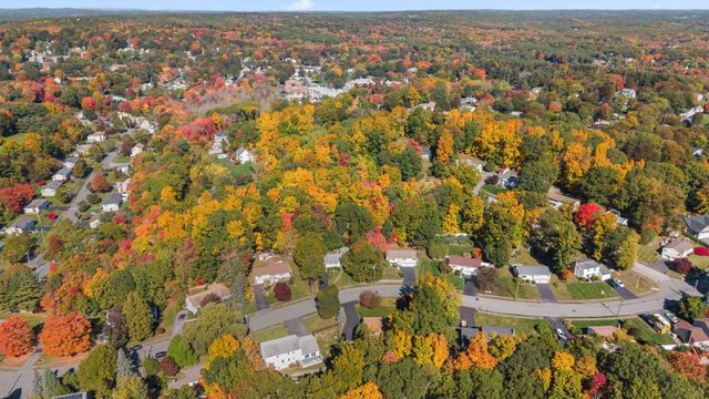 43 Old Brook Rd, Shrewsbury, MA 01545