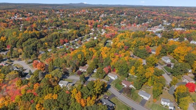 43 Old Brook Rd, Shrewsbury, MA 01545