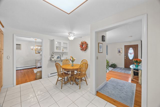 43 Old Brook Rd, Shrewsbury, MA 01545