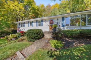 43 Old Brook Rd, Shrewsbury, MA 01545
