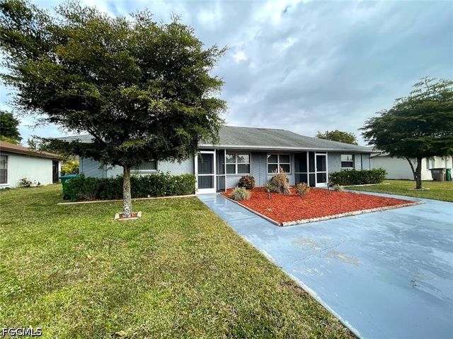 613 SE 14th TER, Cape Coral, FL 33990