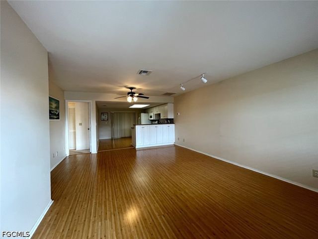 613 SE 14th TER, Cape Coral, FL 33990