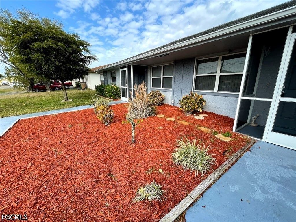 613 SE 14th TER, Cape Coral, FL 33990