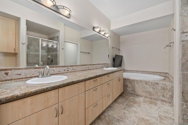 8275 Station Village Ln 3306, San Diego, CA 92108