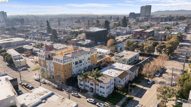 359 41st St, Oakland, CA 94609