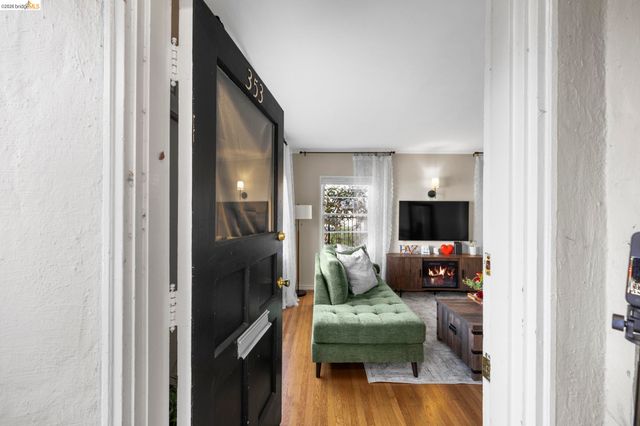 359 41st St, Oakland, CA 94609