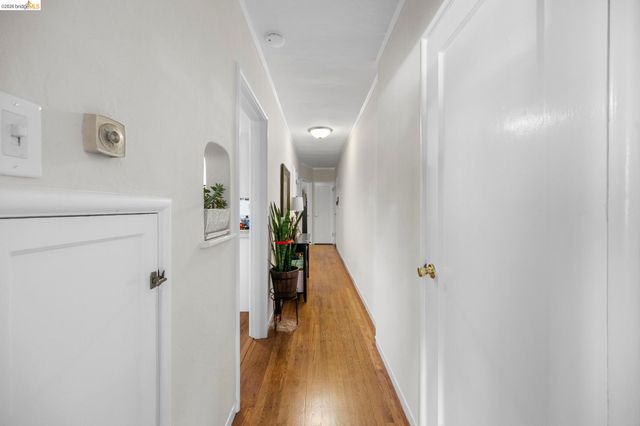 359 41st St, Oakland, CA 94609