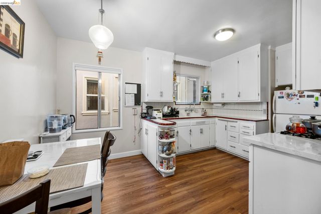 359 41st St, Oakland, CA 94609