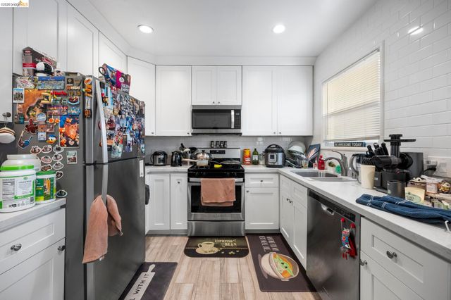 359 41st St, Oakland, CA 94609