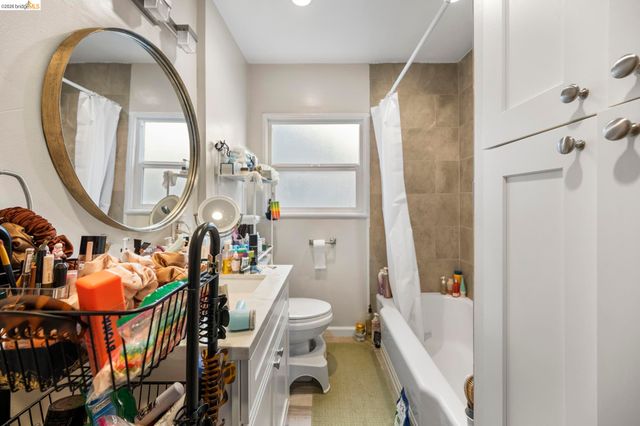 359 41st St, Oakland, CA 94609