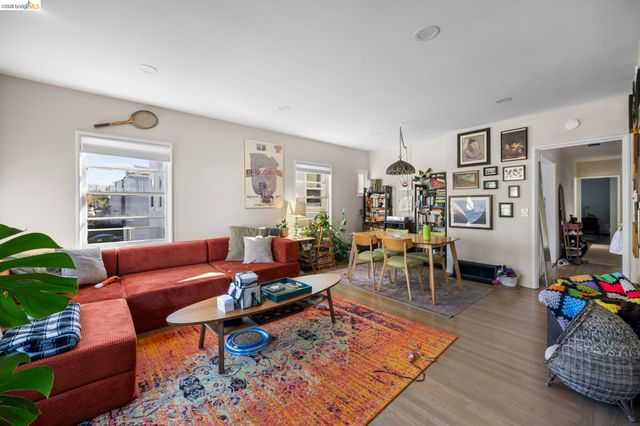 359 41st St, Oakland, CA 94609