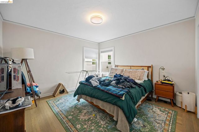 359 41st St, Oakland, CA 94609