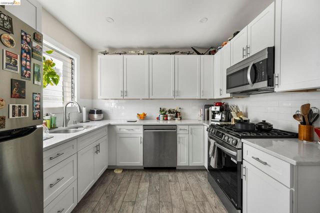 359 41st St, Oakland, CA 94609