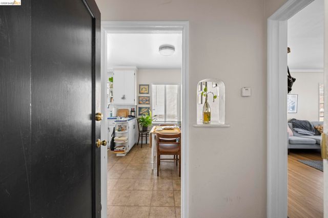 359 41st St, Oakland, CA 94609