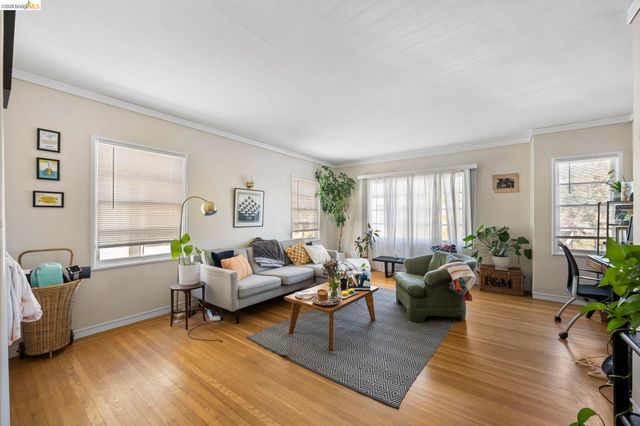 359 41st St, Oakland, CA 94609