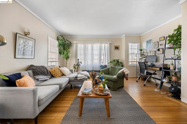 359 41st St, Oakland, CA 94609