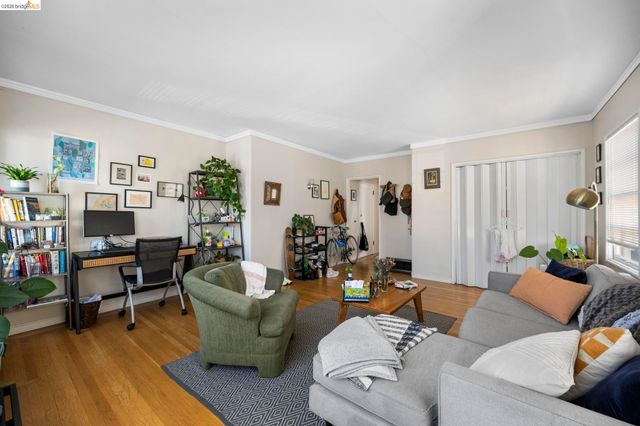 359 41st St, Oakland, CA 94609