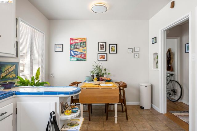 359 41st St, Oakland, CA 94609