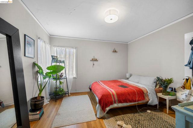 359 41st St, Oakland, CA 94609