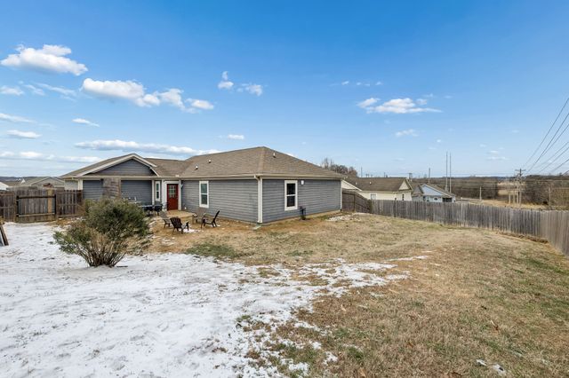 1807 Daniel Ct, Columbia, TN 38401