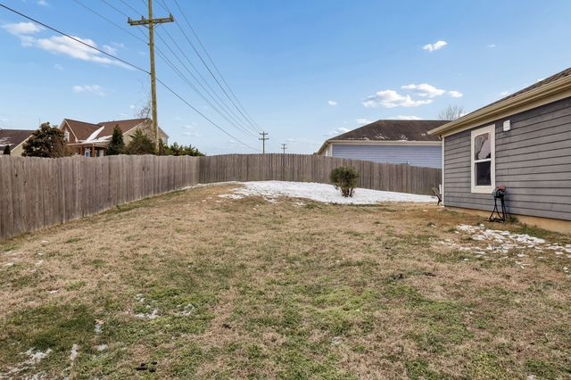 1807 Daniel Ct, Columbia, TN 38401