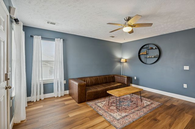 1807 Daniel Ct, Columbia, TN 38401