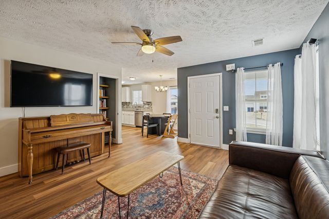 1807 Daniel Ct, Columbia, TN 38401