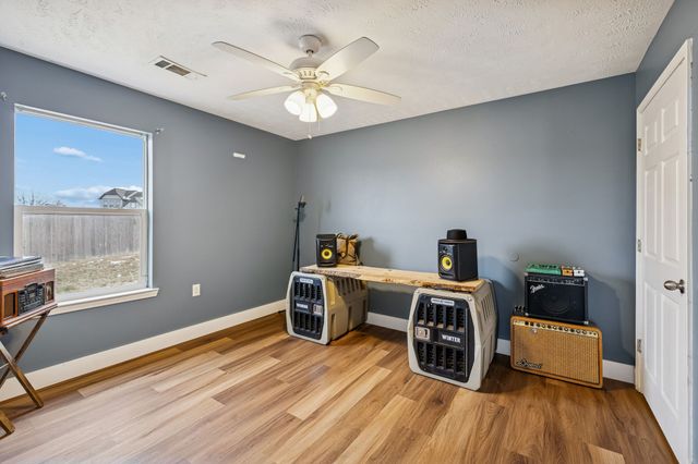 1807 Daniel Ct, Columbia, TN 38401