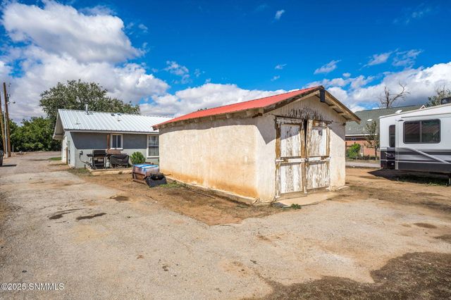 2130 Burke Road, Las Cruces, NM 88011