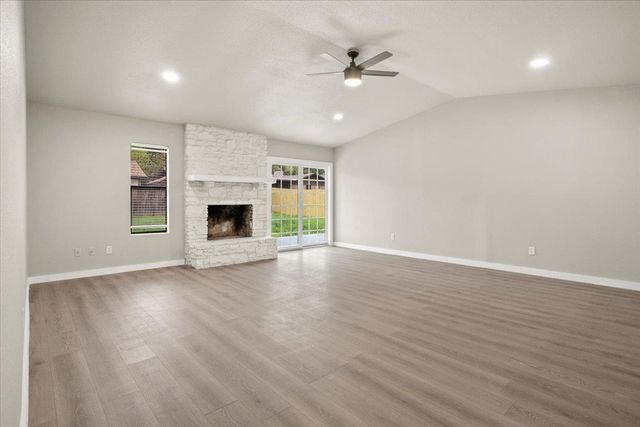 502 Pintail LN, Taylor, TX 76574
