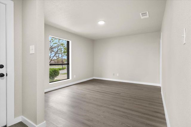 502 Pintail LN, Taylor, TX 76574