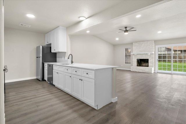 502 Pintail LN, Taylor, TX 76574