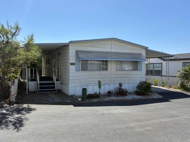 718 Sycamore 23, Vista, CA 92083