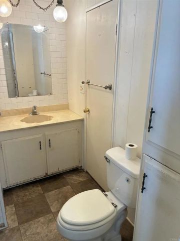 718 Sycamore 23, Vista, CA 92083