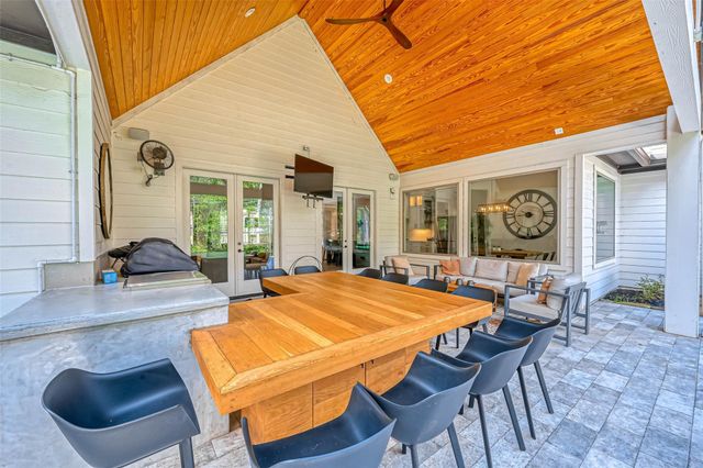 2407 Chantilly Lane Lane, Conroe, TX 77384