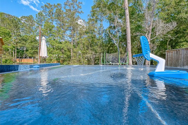 2407 Chantilly Lane Lane, Conroe, TX 77384