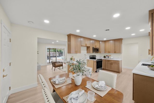 4905 Heatherdale Ln, Carmichael, CA 95608